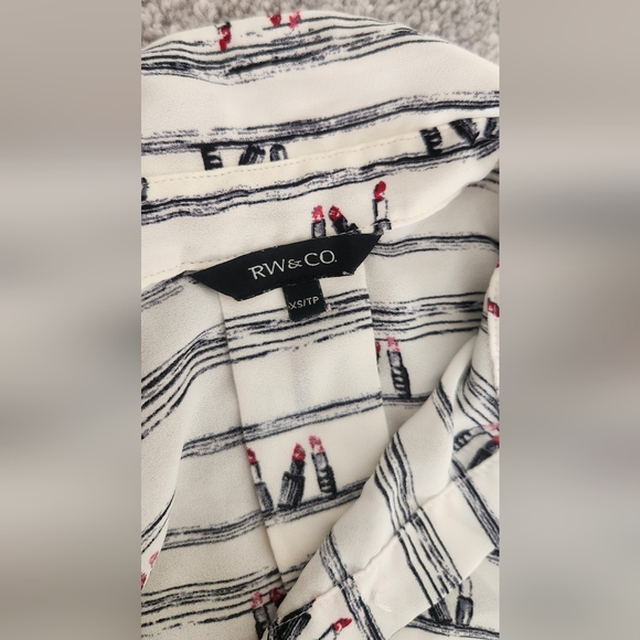 Rw-co white lipstick print button-up shirt - Picture 4 of 5
